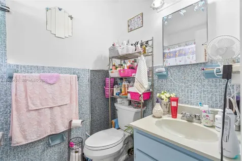 20 W 37th Street Hialeah FL 33012