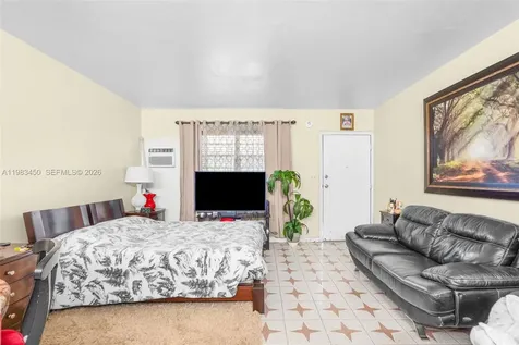 20 W 37th Street Hialeah FL 33012