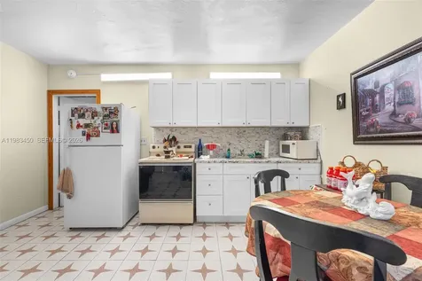 20 W 37th Street Hialeah FL 33012