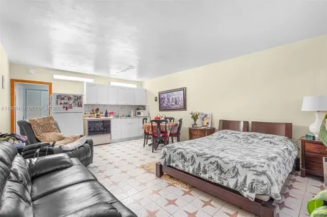 20 W 37th Street Hialeah FL 33012