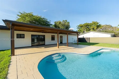 14515 Mahogany Court Miami Lakes FL 33014