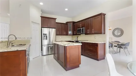 1646 Victoria Pointe Lane Weston FL 33327