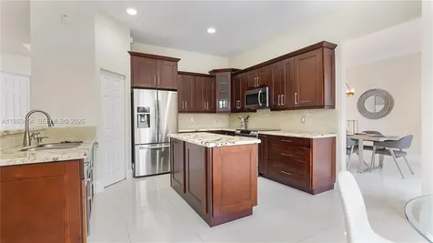 1646 Victoria Pointe Lane Weston FL 33327