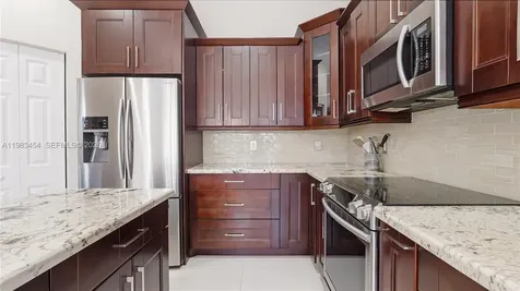 1646 Victoria Pointe Lane Weston FL 33327
