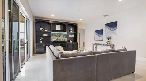 1646 Victoria Pointe Lane Weston FL 33327