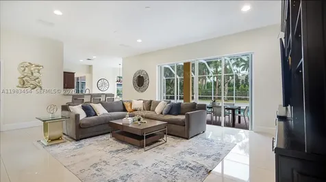 1646 Victoria Pointe Lane Weston FL 33327