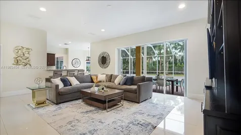 1646 Victoria Pointe Lane Weston FL 33327