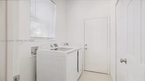 1646 Victoria Pointe Lane Weston FL 33327