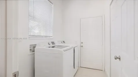 1646 Victoria Pointe Lane Weston FL 33327
