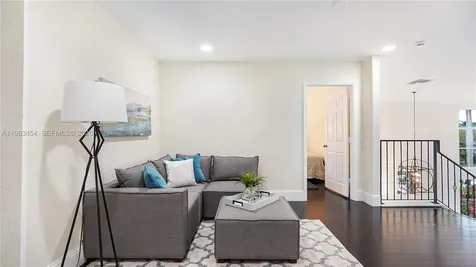 1646 Victoria Pointe Lane Weston FL 33327