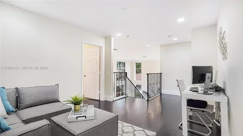 1646 Victoria Pointe Lane Weston FL 33327