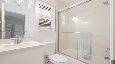 1646 Victoria Pointe Lane Weston FL 33327