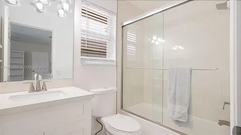 1646 Victoria Pointe Lane Weston FL 33327