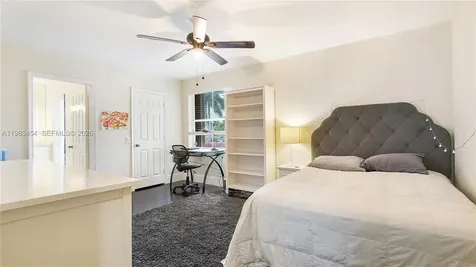 1646 Victoria Pointe Lane Weston FL 33327