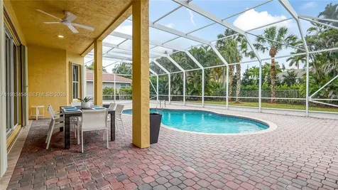1646 Victoria Pointe Lane Weston FL 33327