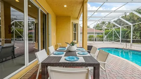 1646 Victoria Pointe Lane Weston FL 33327