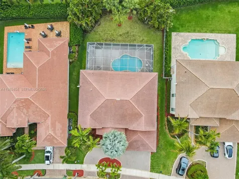 1646 Victoria Pointe Lane Weston FL 33327