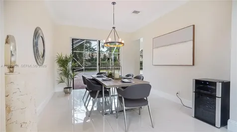 1646 Victoria Pointe Lane Weston FL 33327