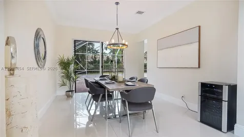 1646 Victoria Pointe Lane Weston FL 33327