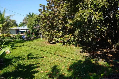 2660 SW 36th Avenue Miami FL 33133