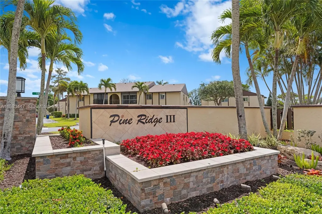 339 Pine Ridge Circle Green Acres FL 33463