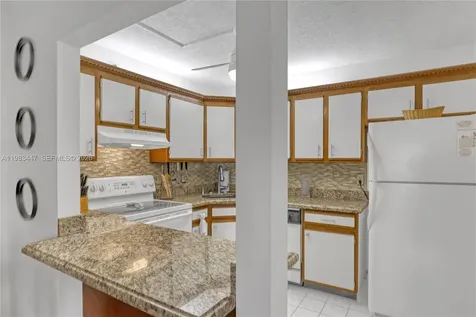 339 Pine Ridge Circle Green Acres FL 33463