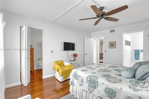339 Pine Ridge Circle Green Acres FL 33463