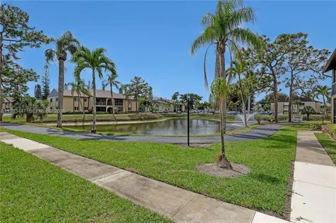 339 Pine Ridge Circle Green Acres FL 33463