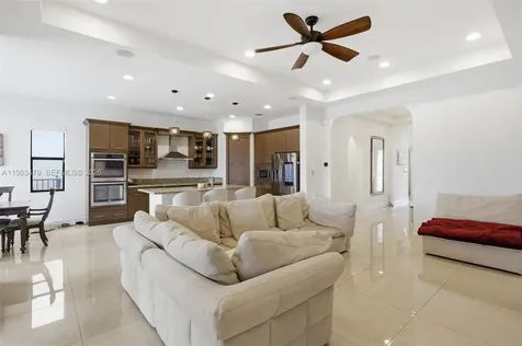 1296 SW 113th Way Pembroke Pines FL 33025