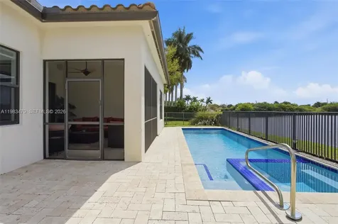 1296 SW 113th Way Pembroke Pines FL 33025