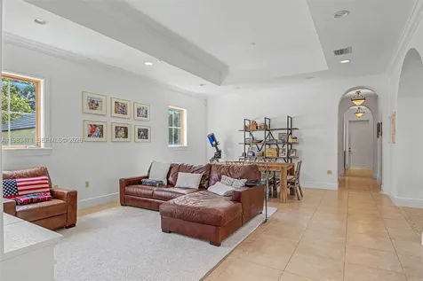 6075 SW 85th Avenue Miami FL 33143