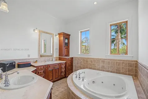 6075 SW 85th Avenue Miami FL 33143
