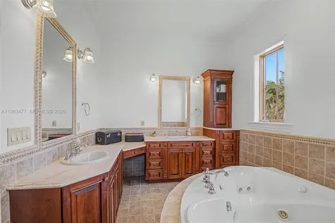 6075 SW 85th Avenue Miami FL 33143