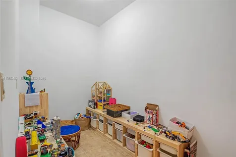 6075 SW 85th Avenue Miami FL 33143