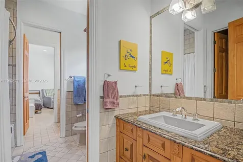 6075 SW 85th Avenue Miami FL 33143