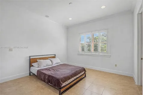 6075 SW 85th Avenue Miami FL 33143