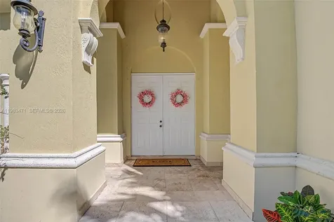 6075 SW 85th Avenue Miami FL 33143