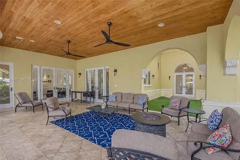 6075 SW 85th Avenue Miami FL 33143