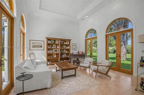 6075 SW 85th Avenue Miami FL 33143