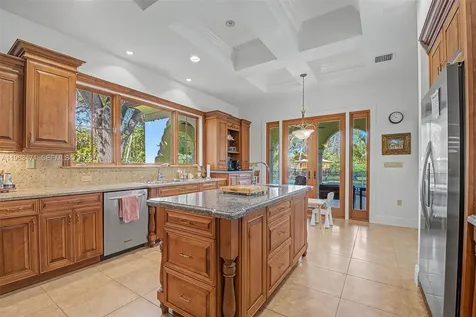 6075 SW 85th Avenue Miami FL 33143