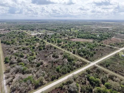 20755 NW 262nd Okeechobee FL 34972