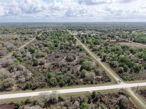 20755 NW 262nd Okeechobee FL 34972