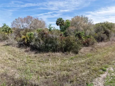 20755 NW 262nd Okeechobee FL 34972