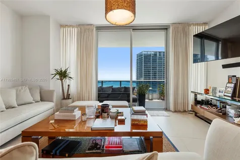200 Biscayne Boulevard Way Miami FL 33131