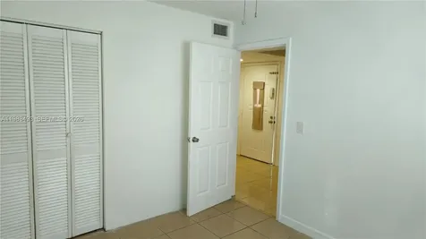 426 NE 210th Cir Terrace Miami FL 33179