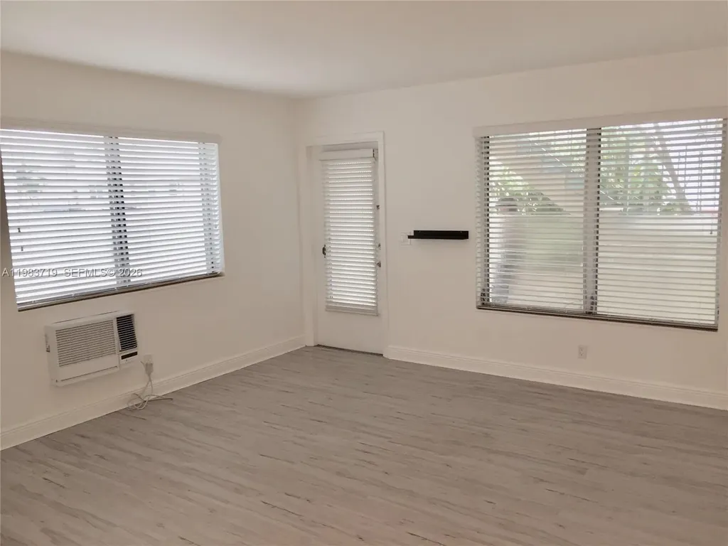 535 74 Miami Beach FL 33141