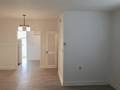 535 74 Miami Beach FL 33141