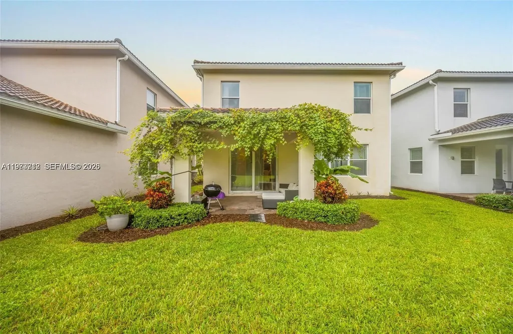 932 Banyan Drive Hollywood FL 33021
