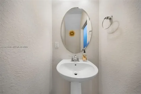 932 Banyan Drive Hollywood FL 33021