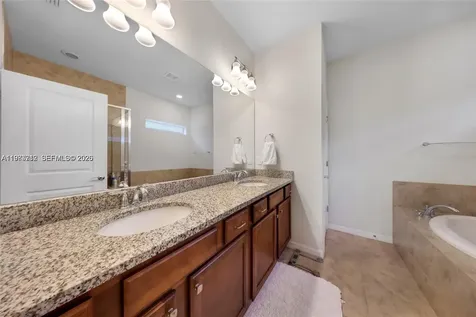 932 Banyan Drive Hollywood FL 33021
